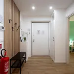 Da Violeta-comodo Bilocale Completo Di Tutto Triest