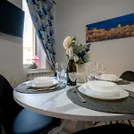 Da Violeta-comodo Bilocale Completo Di Tutto Apartment Triest