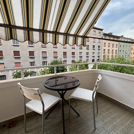 Da Violeta-comodo Bilocale Completo Di Tutto Τεργέστη