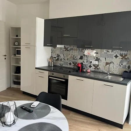 Da Violeta-comodo Bilocale Completo Di Tutto ترييستي