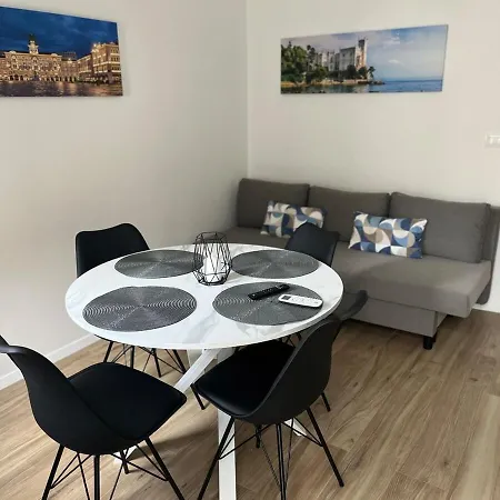 Da Violeta-comodo Bilocale Completo Di Tutto * ترييستي